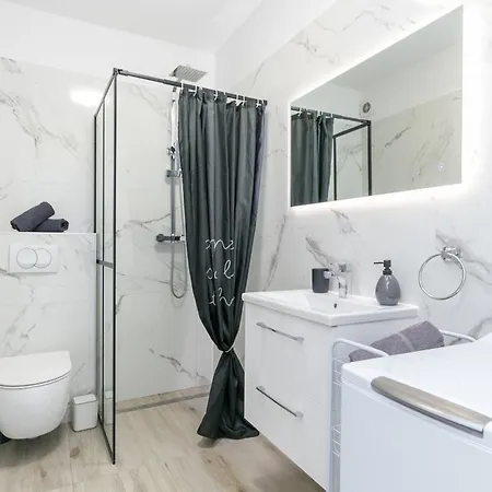 Apartamento With Parking Space Mravince, Split - 24324