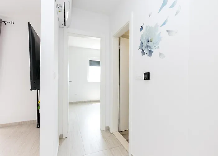 Apartament With Parking Space Mravince, Split - 24324 Mravince